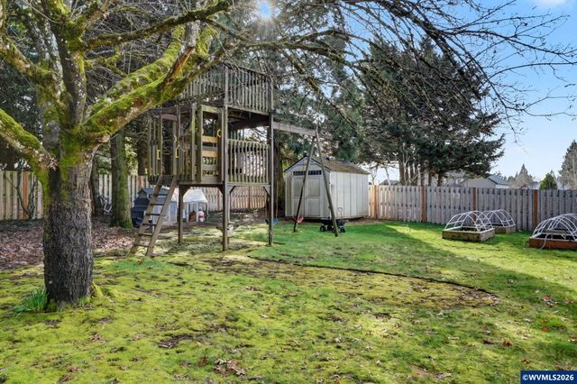 742 E Main St, Sublimity, OR 97385