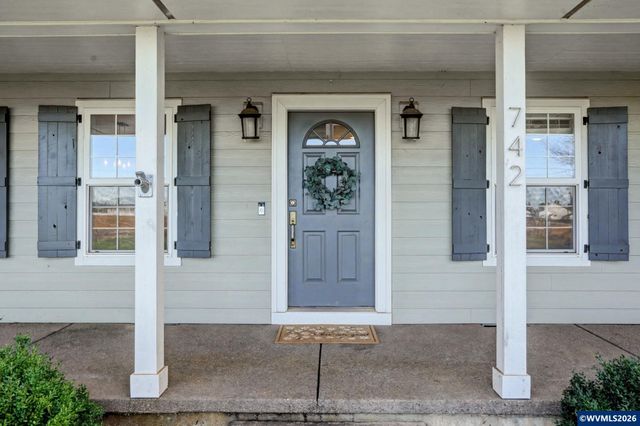 742 E Main St, Sublimity, OR 97385