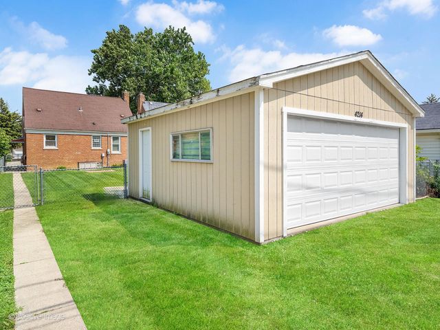 4214 Prairie Avenue, Brookfield, IL 60513
