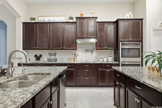 3208 Jasons Way, Marion, TX 78124