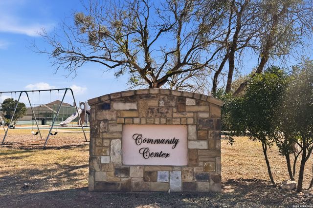 3208 Jasons Way, Marion, TX 78124