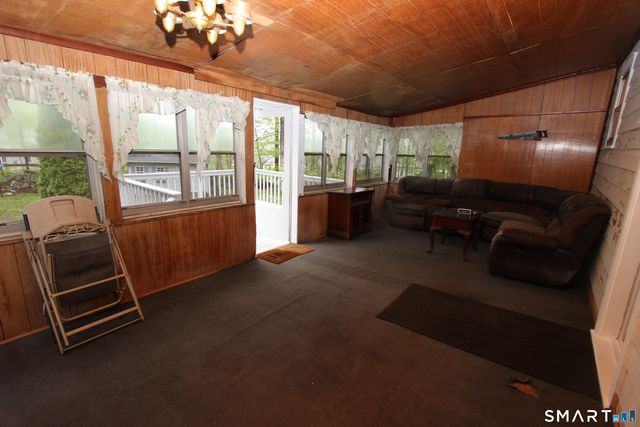 22 Brook Street, Seymour, CT 06483