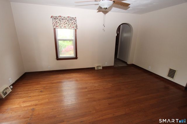 22 Brook Street, Seymour, CT 06483
