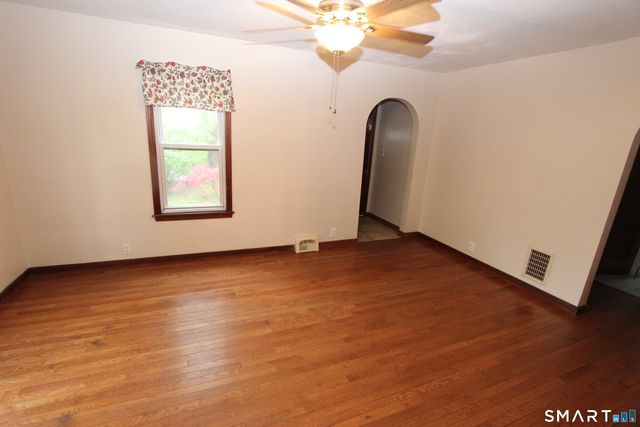 22 Brook Street, Seymour, CT 06483