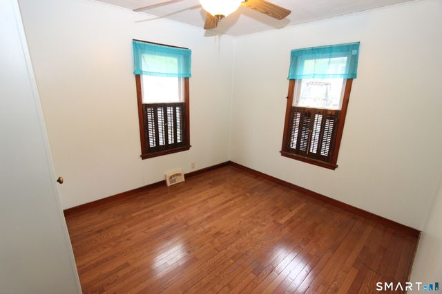 22 Brook Street, Seymour, CT 06483