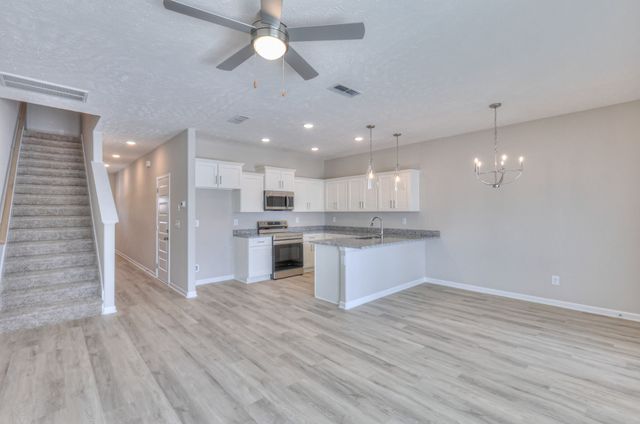 25 Hardwood Rd, Tullahoma, TN 37388