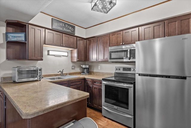 18665 Kamala COURT, Brookfield, WI 53045