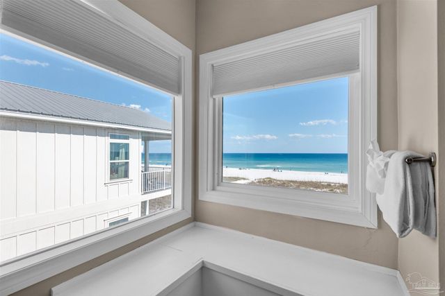 8257 Gulf Blvd, Navarre Beach, FL 32566