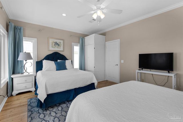 8257 Gulf Blvd, Navarre Beach, FL 32566