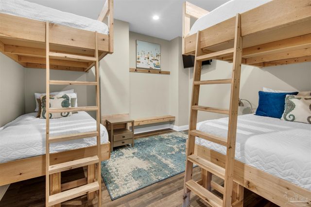 8257 Gulf Blvd, Navarre Beach, FL 32566