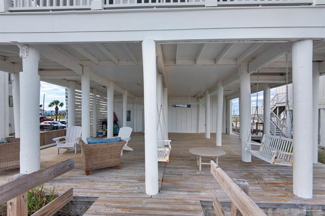 8257 Gulf Blvd, Navarre Beach, FL 32566