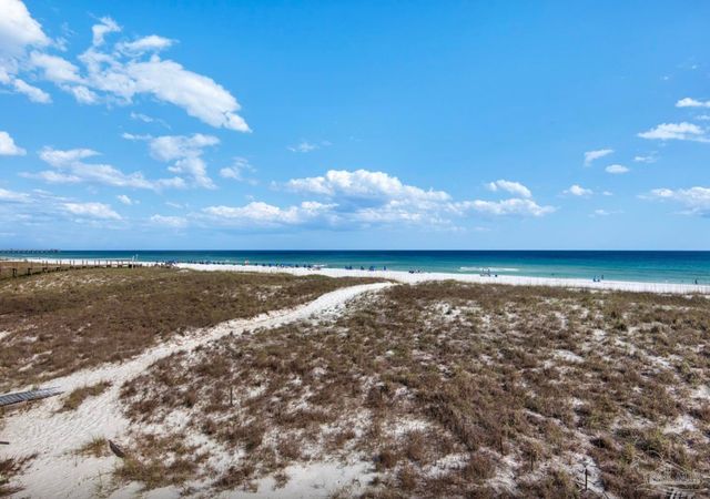 8257 Gulf Blvd, Navarre Beach, FL 32566