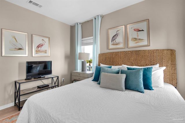 8257 Gulf Blvd, Navarre Beach, FL 32566