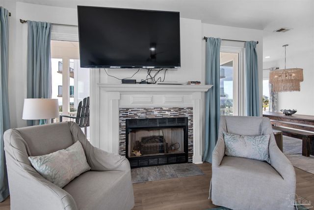 8257 Gulf Blvd, Navarre Beach, FL 32566