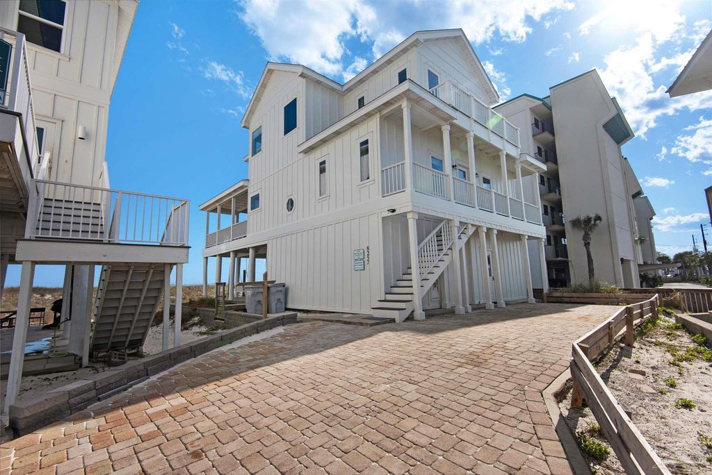 8257 Gulf Blvd, Navarre Beach, FL 32566