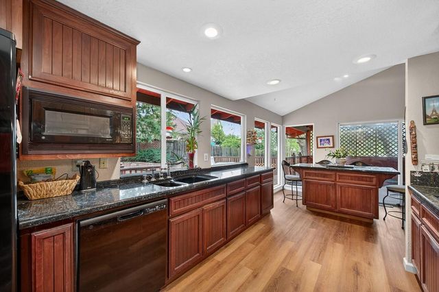 8226 Econ Ct, Fair Oaks, CA 95628