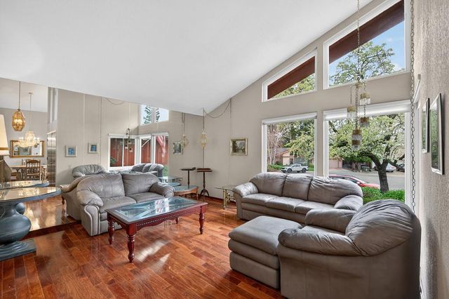 8226 Econ Ct, Fair Oaks, CA 95628