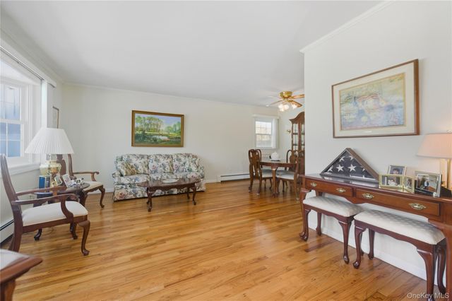 633 Evelyn Avenue, East Meadow, NY 11554