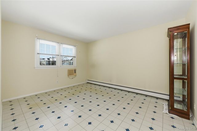 633 Evelyn Avenue, East Meadow, NY 11554