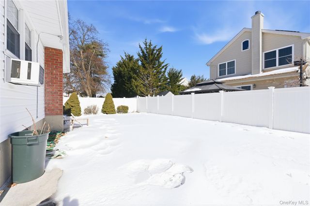 633 Evelyn Avenue, East Meadow, NY 11554