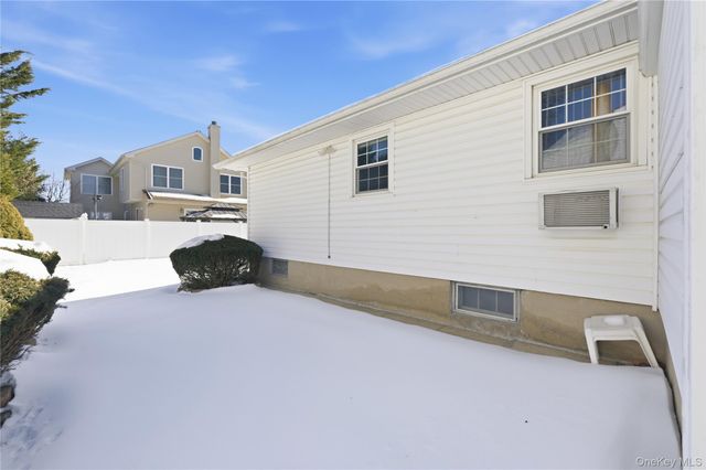 633 Evelyn Avenue, East Meadow, NY 11554