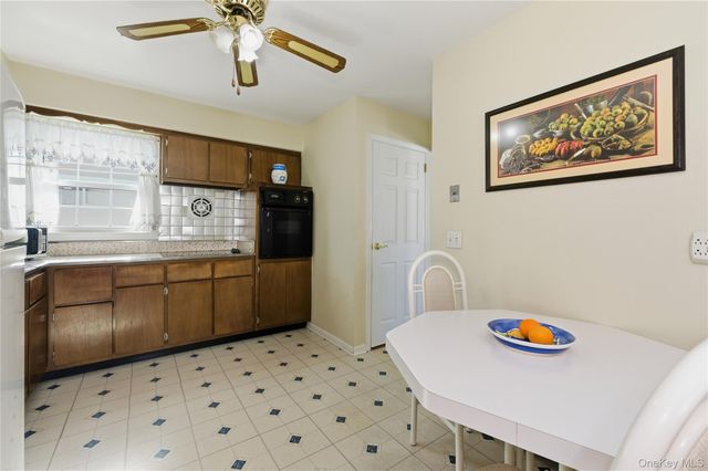 633 Evelyn Avenue, East Meadow, NY 11554