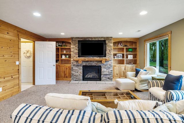 3518 Tearose Drive, Hudsonville, MI 49426