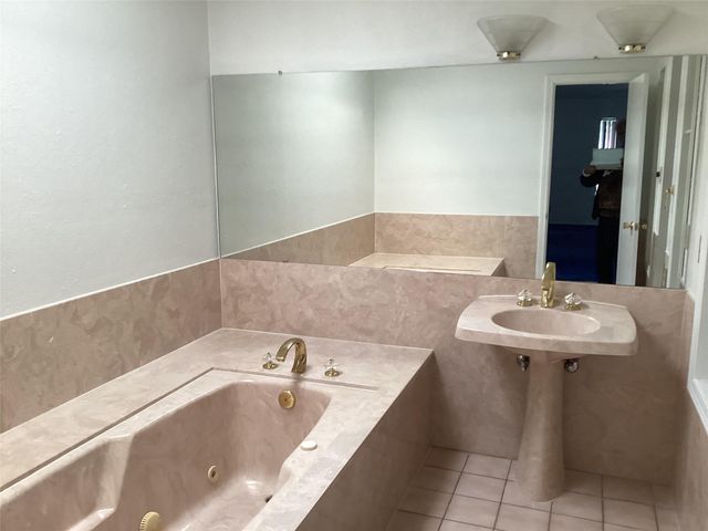 5403 Boots Road, Houston, TX 77091