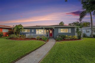 6727 BURLINGTON AVENUE N, St Petersburg, FL 33710