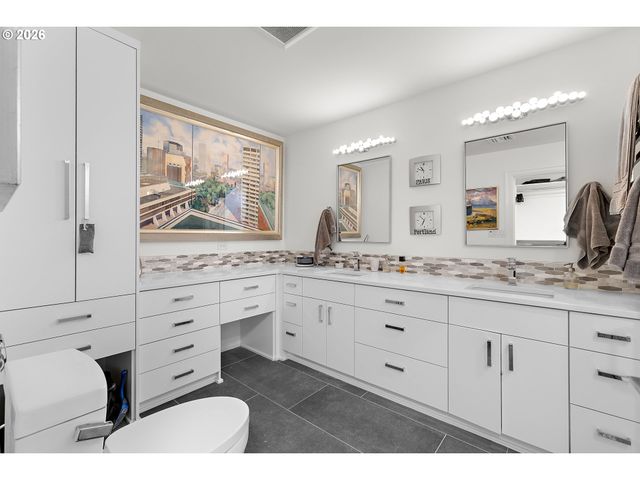 1414 Sw 3RD Ave 2301, Portland, OR 97201