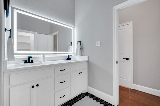 209 Cody Hunter Lane, Midlothian, TX 76065