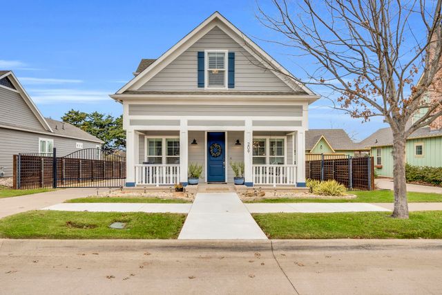 209 Cody Hunter Lane, Midlothian, TX 76065