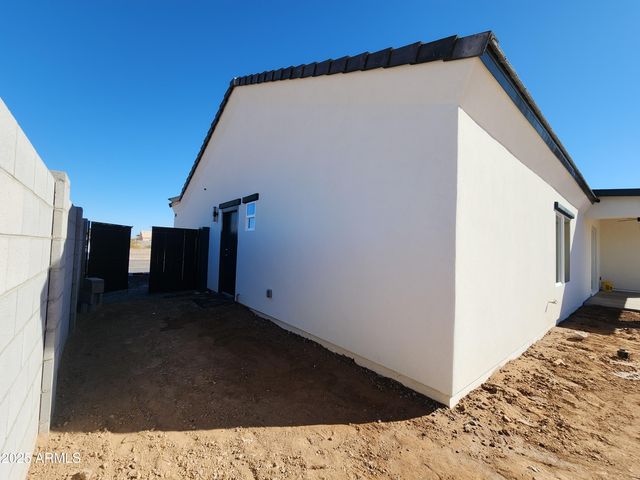 13564 S DURANGO Road, Arizona City, AZ 85123