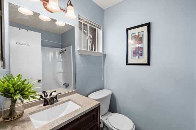 13430 Greenway Dr, Sugar Land, TX 77498