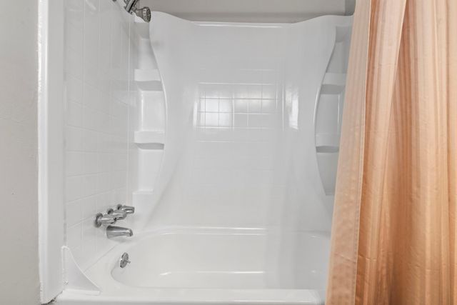 13430 Greenway Dr, Sugar Land, TX 77498