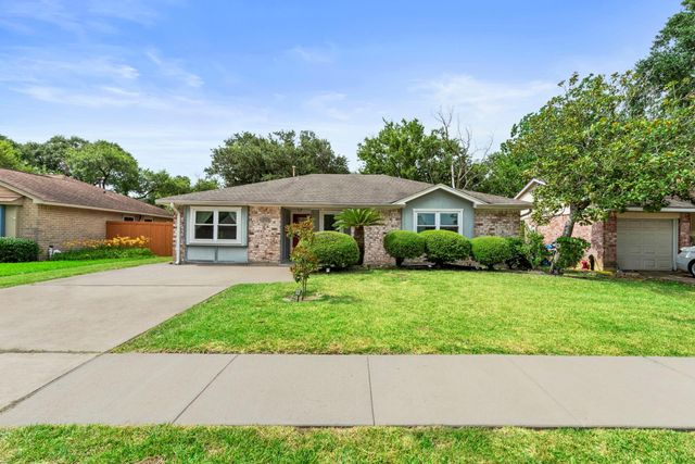 13430 Greenway Dr, Sugar Land, TX 77498