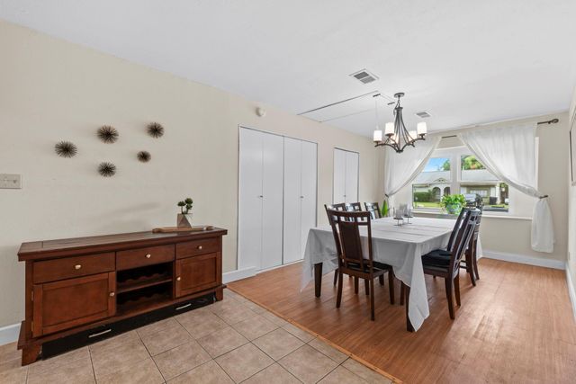 13430 Greenway Dr, Sugar Land, TX 77498