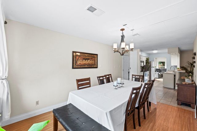 13430 Greenway Dr, Sugar Land, TX 77498