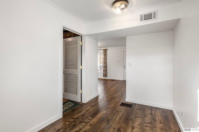 6615 Charles Street, Omaha, NE 68132