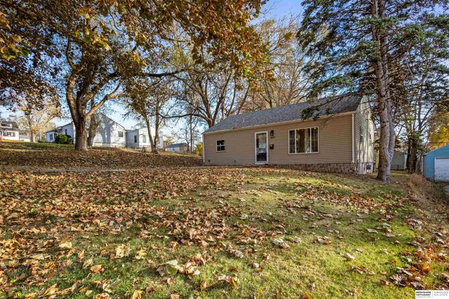 6615 Charles Street, Omaha, NE 68132