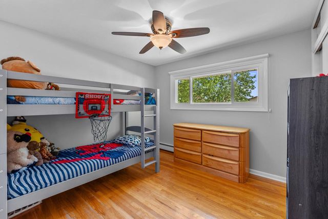 2404 Skyline DRIVE, West Bend, WI 53090