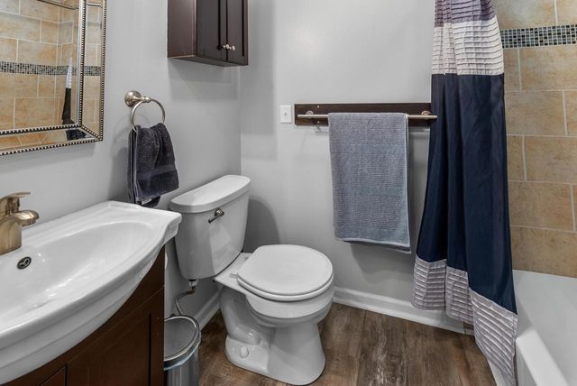 2404 Skyline DRIVE, West Bend, WI 53090