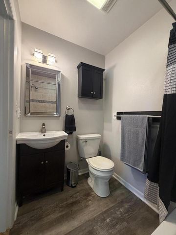 2404 Skyline DRIVE, West Bend, WI 53090