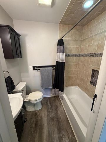 2404 Skyline DRIVE, West Bend, WI 53090