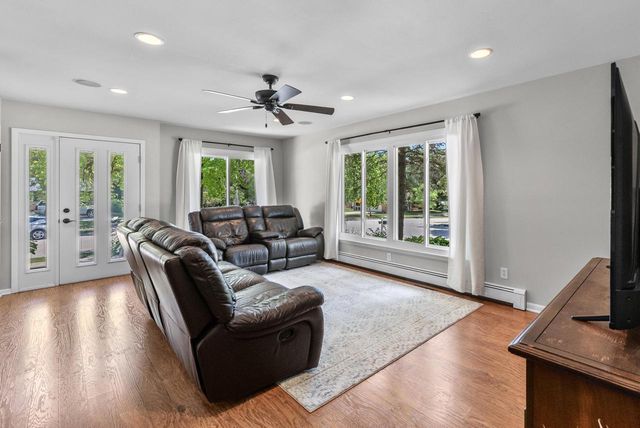 2404 Skyline DRIVE, West Bend, WI 53090