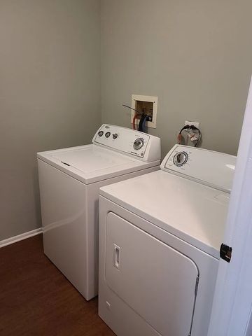 221 Hawthorne Court C1, Schaumburg, IL 60193