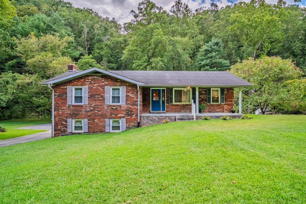 211 Tolan Branch Road, Frenchburg, KY 40322