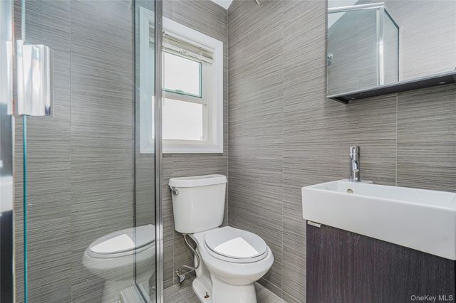 40 Creston Place, Staten Island, NY 10304