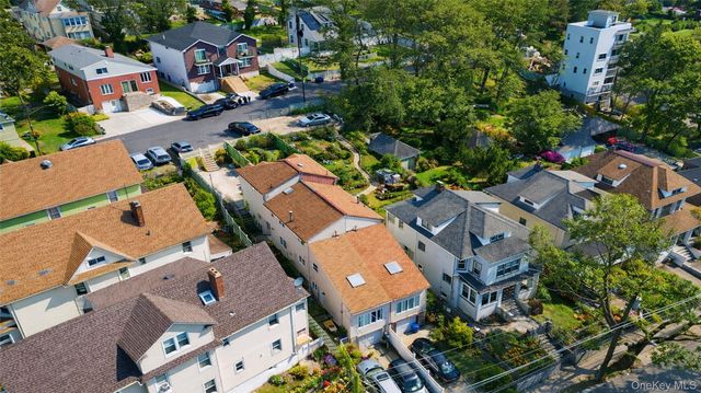 40 Creston Place, Staten Island, NY 10304