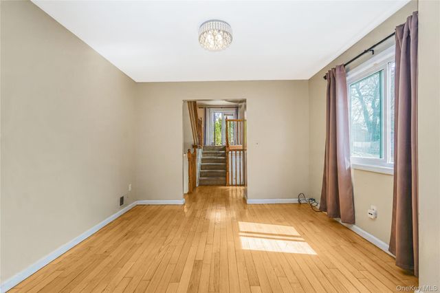 40 Creston Place, Staten Island, NY 10304